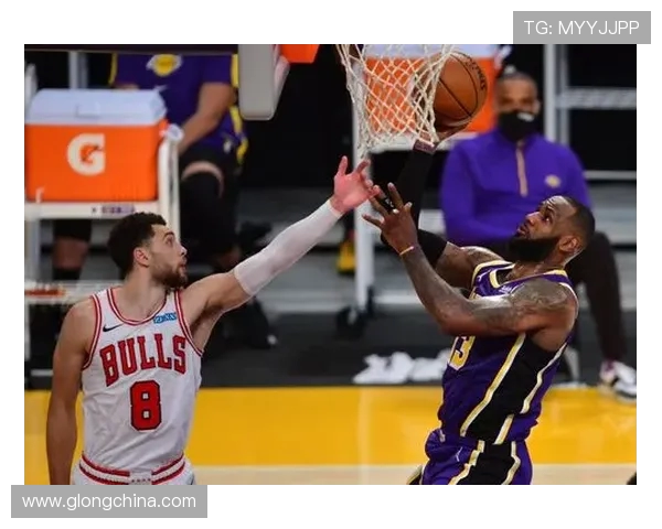 CCTV直播湖人对决公牛精彩赛事回顾与分析